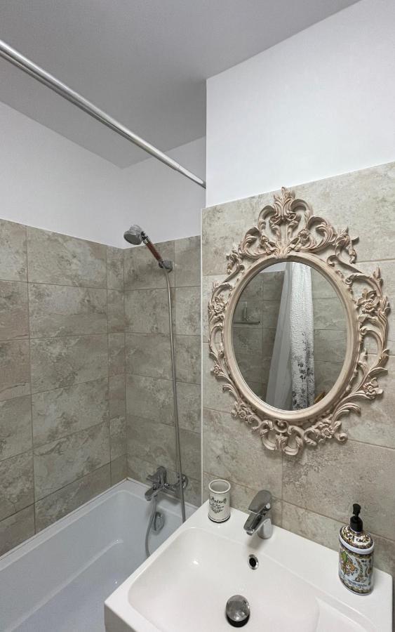 2_Traveler'S Retreat Apartment Brasov Exterior photo